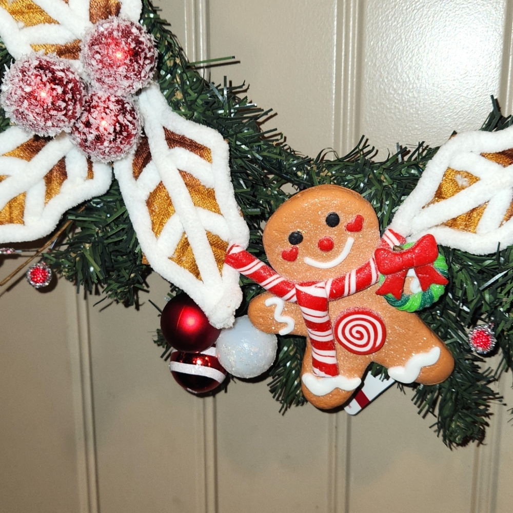Gingerbread Man Wreath - Picture 5 of 8